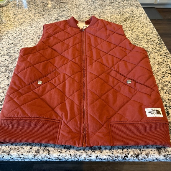The North Face Cuchillo Vest for Men in Burnt Orange - Small - Picture 1 of 9